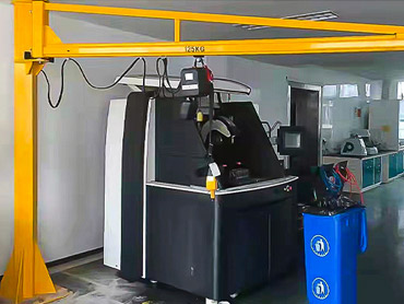 Електрически въртящ се джиб кран