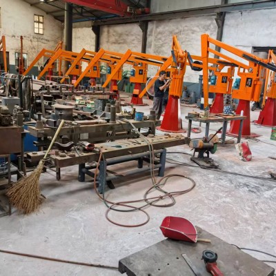 За какви продукти може да се използва манипулатор за леене?